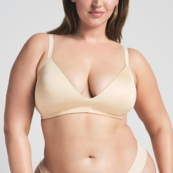 SKIMS Wireless Form T Shirt Bra In Sand Size 34D NWT - Picture 4 of 14